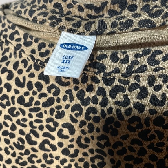Old Navy Luxe Short Sleeve Shirt XXL cheetah print - Picture 6 of 6
